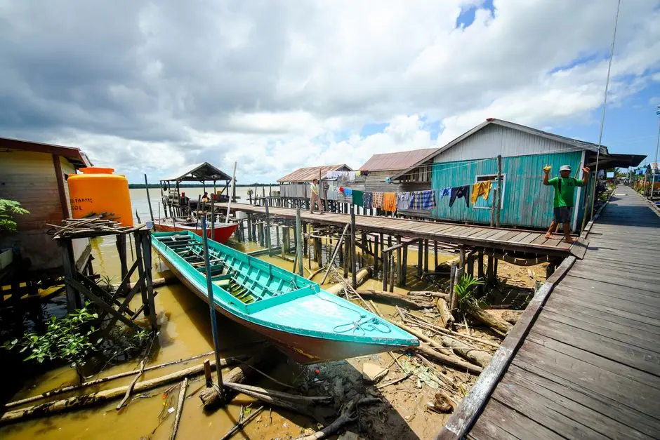 Suasana pagi sederhana di Pulau Sebatik dengan rutinitas harian yang rapi